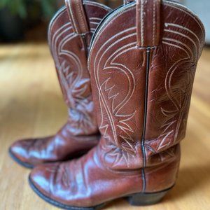 Vintage Tony Lama cowboy boots, made in USA, vintage model 6166. Size 9 D.